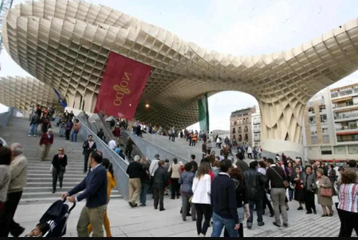 En el Corazón de Sevilla 0*,